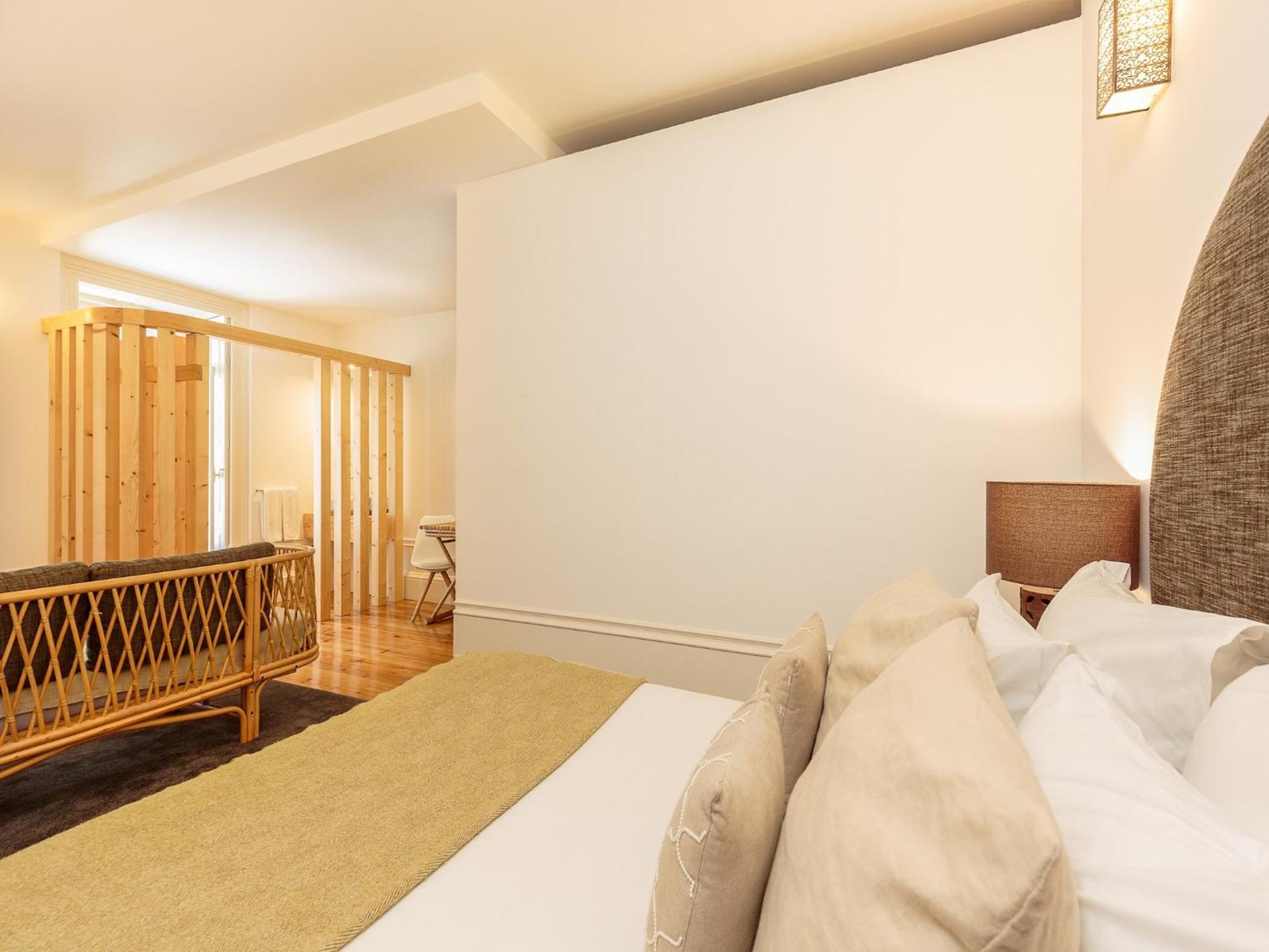 Modern With Essential Amenities Apartament